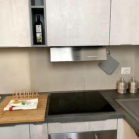Appartamento Con Terrazzo Sui Tetti Milanesi Exterior foto