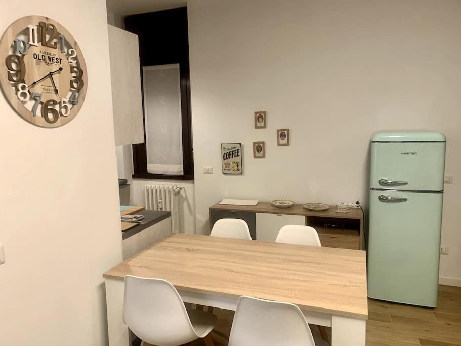 Appartamento Con Terrazzo Sui Tetti Milanesi Exterior foto